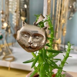 Vintage Cat Face Locket